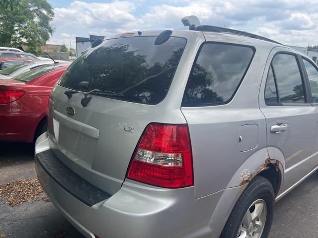 Photo of 2009 Bright Silver Kia Sorento