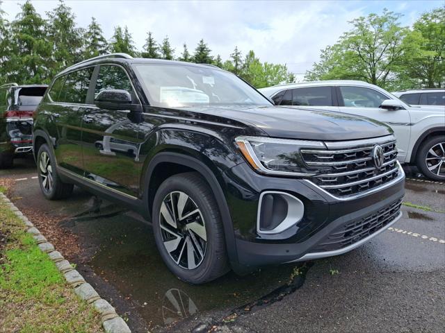 Photo of 2025 Deep Black Pearl Volkswagen Atlas