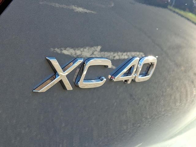 Photo of 2022 Thunder Grey Metallic Volvo XC40