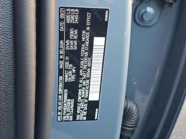 Photo of 2022 Thunder Grey Metallic Volvo XC40