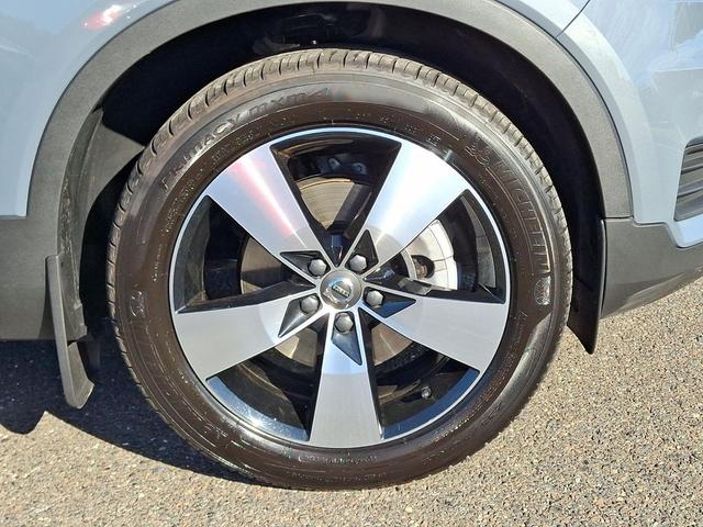 Photo of 2022 Thunder Grey Metallic Volvo XC40