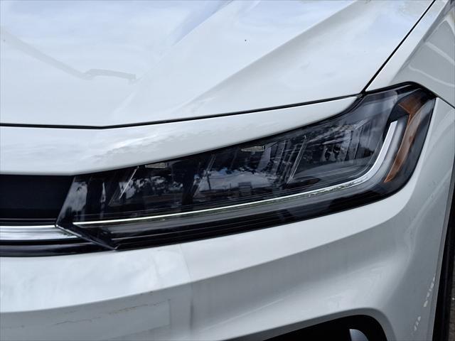 Photo of 2025 Pure White Volkswagen Jetta