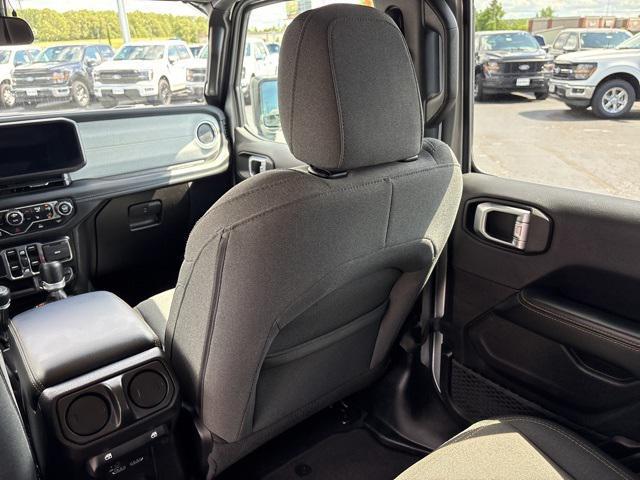 Photo of 2024 Silver Zynith Clearcoat Jeep Wrangler