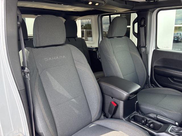 Photo of 2024 Silver Zynith Clearcoat Jeep Wrangler