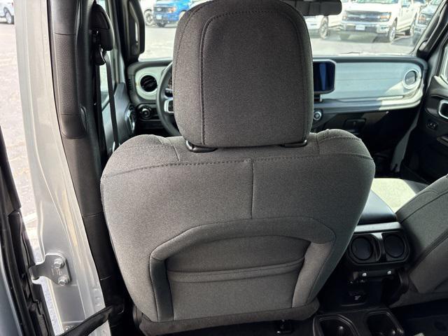 Photo of 2024 Silver Zynith Clearcoat Jeep Wrangler