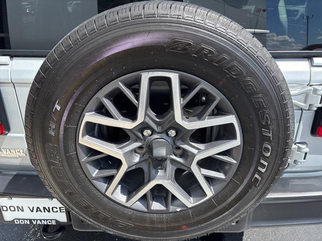 Photo of 2024 Silver Zynith Clearcoat Jeep Wrangler