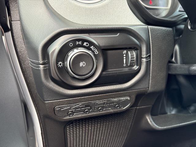 Photo of 2024 Silver Zynith Clearcoat Jeep Wrangler