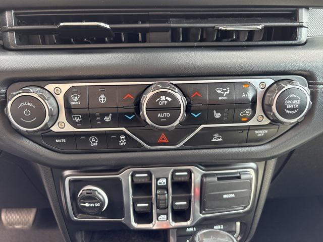 Photo of 2024 Silver Zynith Clearcoat Jeep Wrangler