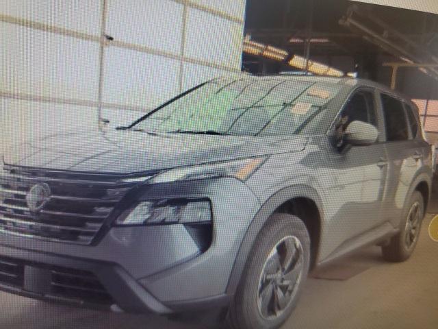 Photo of 2024 Gun Metallic Nissan Rogue