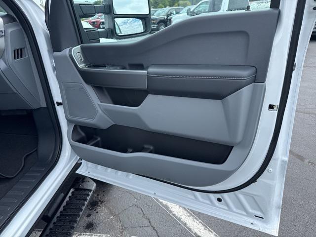 Photo of 2026 Oxford White Ford F-250