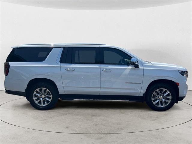 Photo of 2023 Summit White Chevrolet Suburban
