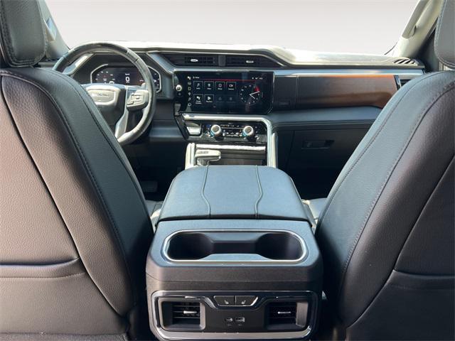 Photo of 2024 Onyx Black GMC Sierra 1500