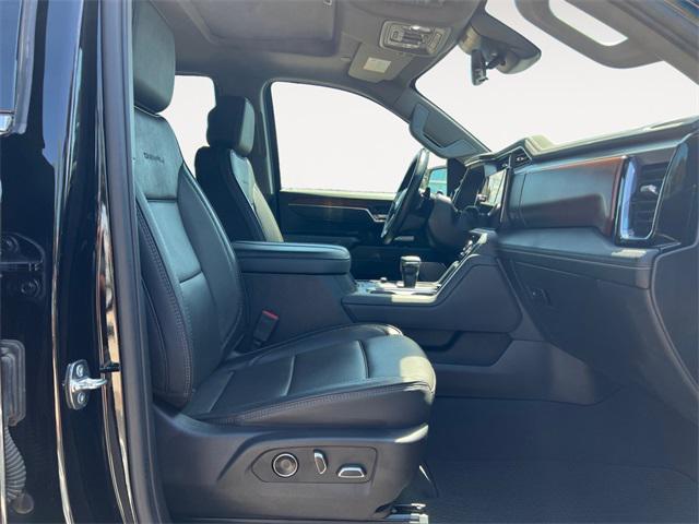 Photo of 2024 Onyx Black GMC Sierra 1500
