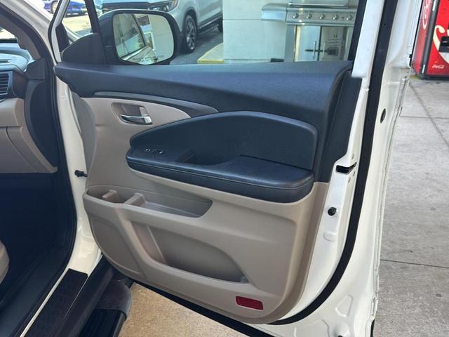 Photo of 2017 White Diamond Pearl Honda Ridgeline