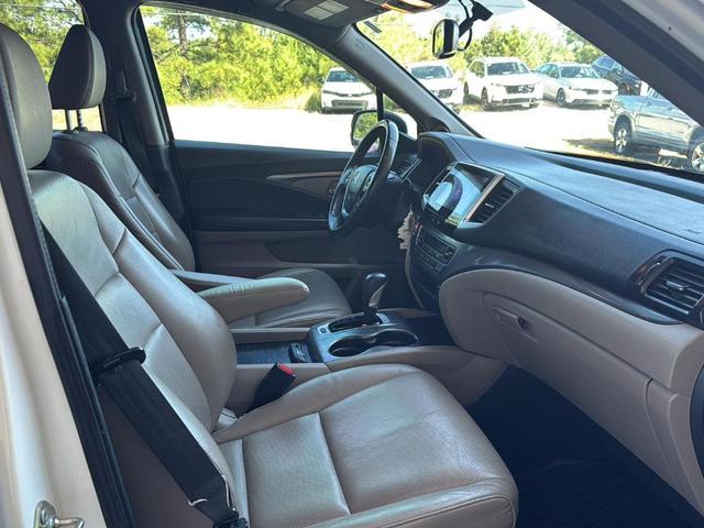 Photo of 2017 White Diamond Pearl Honda Ridgeline