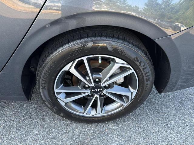 Photo of 2024 Gravity Gray Kia Forte