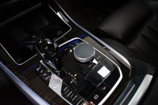 Photo of 2020 Mineral White Metallic BMW X5