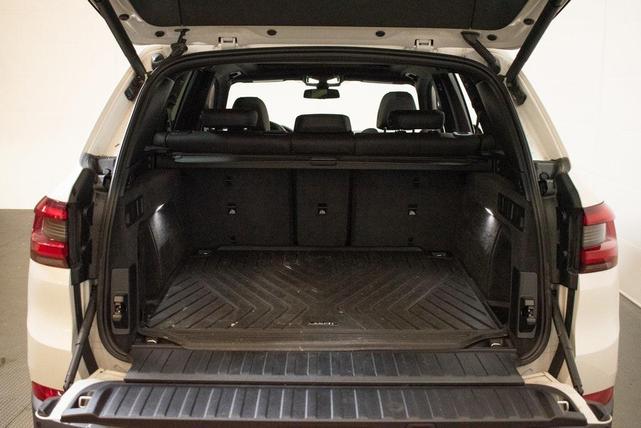 Photo of 2020 Mineral White Metallic BMW X5