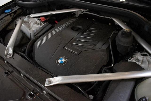 Photo of 2020 Mineral White Metallic BMW X5