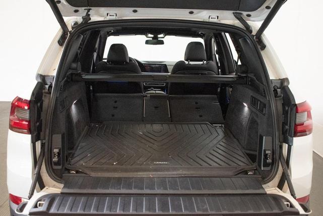 Photo of 2020 Mineral White Metallic BMW X5