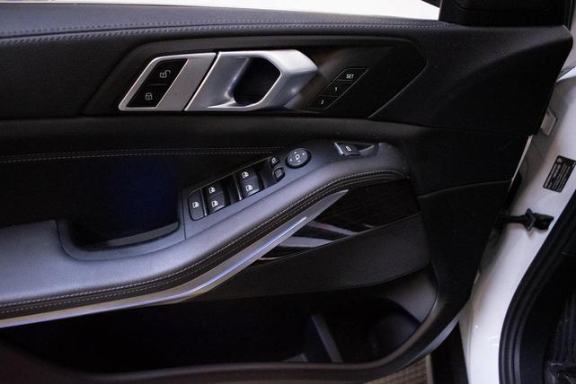 Photo of 2020 Mineral White Metallic BMW X5