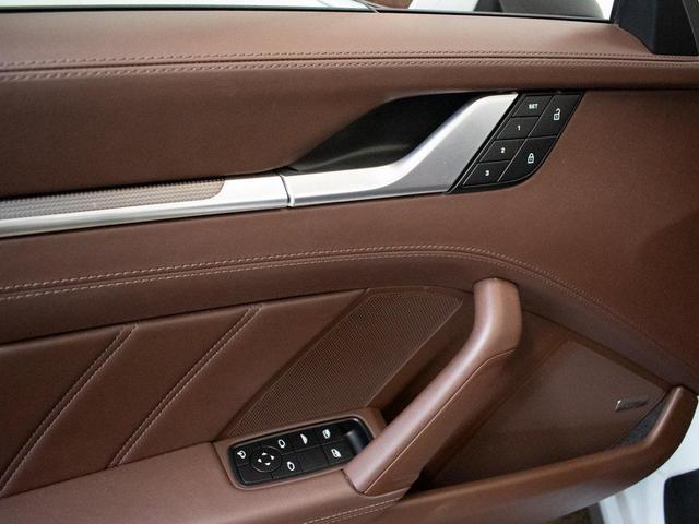 Photo of 2023 Carrara White Metallic Porsche 911