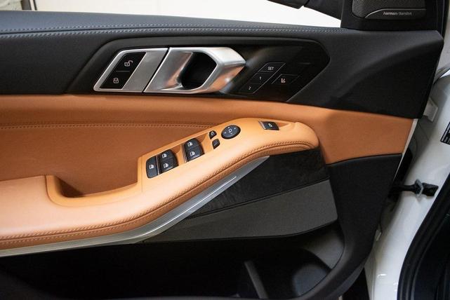 Photo of 2024 Mineral White Metallic BMW X5