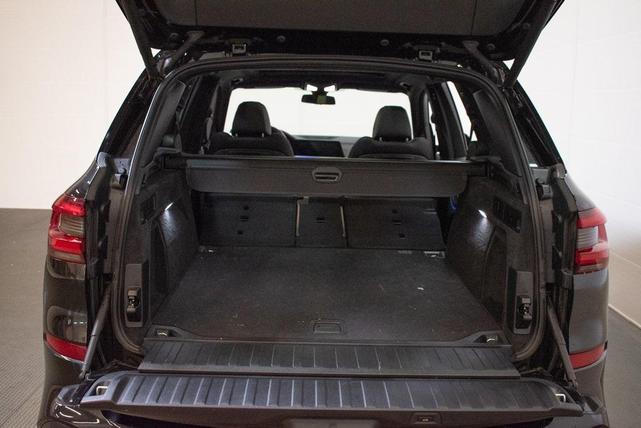 Photo of 2023 Black Sapphire Metallic BMW X5
