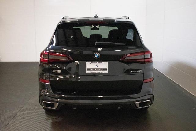 Photo of 2023 Black Sapphire Metallic BMW X5