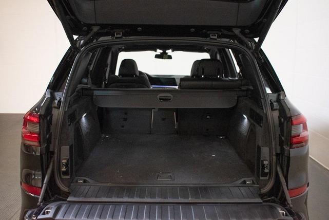 Photo of 2023 Black Sapphire Metallic BMW X5