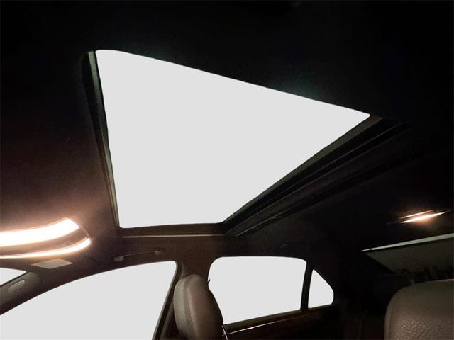 Photo of 2012 White Mercedes-Benz E-Class