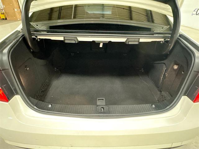 Photo of 2012 White Mercedes-Benz E-Class
