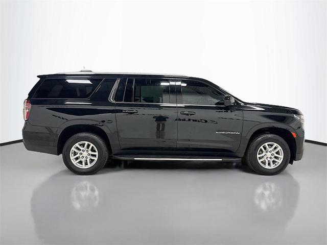 Photo of 2021 Black Chevrolet Suburban