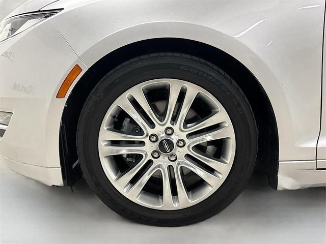 Photo of 2016 Ingot Silver Lincoln MKZ