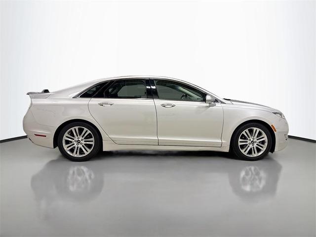 Photo of 2016 Ingot Silver Lincoln MKZ