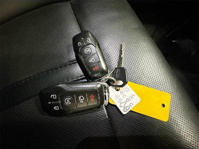 Photo of 2016 Ingot Silver Lincoln MKZ