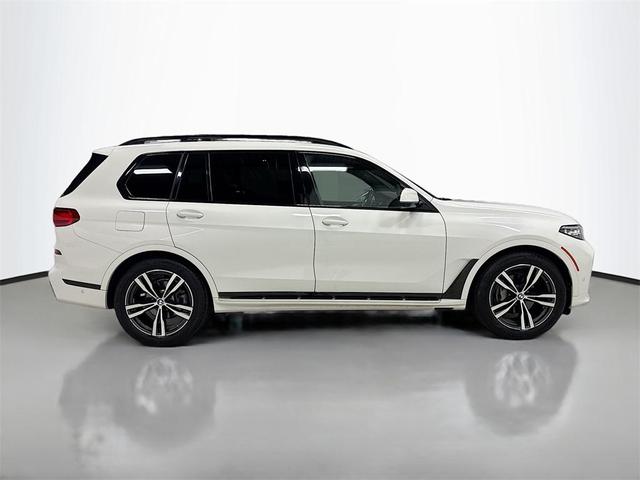 Photo of 2020 Alpine White BMW X7