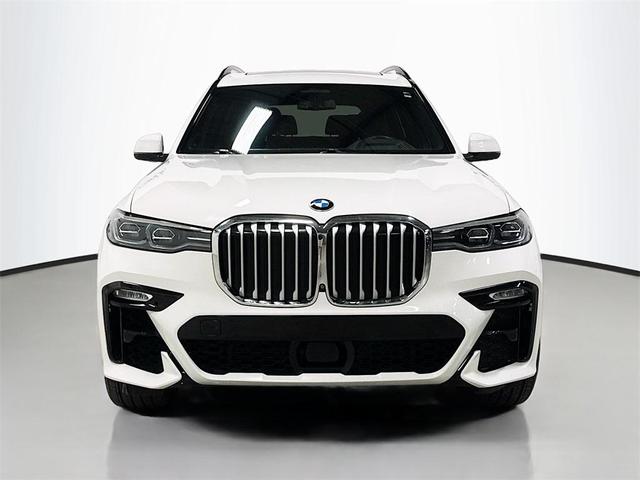 Photo of 2020 Alpine White BMW X7