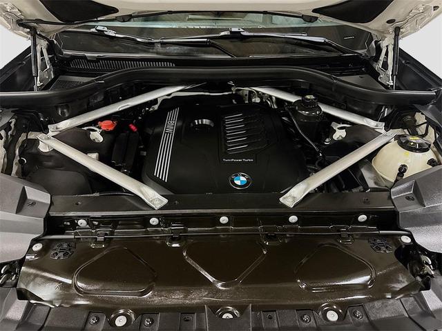 Photo of 2020 Alpine White BMW X7