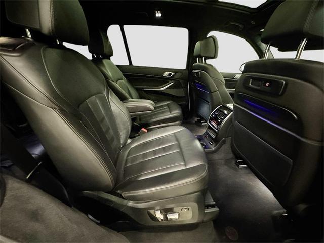 Photo of 2020 Alpine White BMW X7
