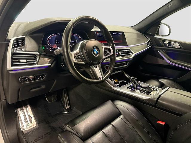 Photo of 2020 Alpine White BMW X7