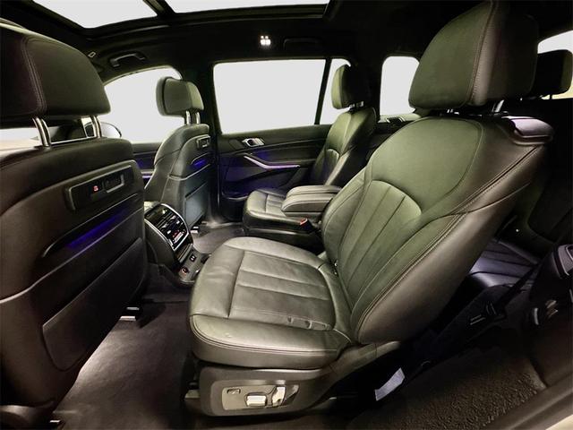 Photo of 2020 Alpine White BMW X7