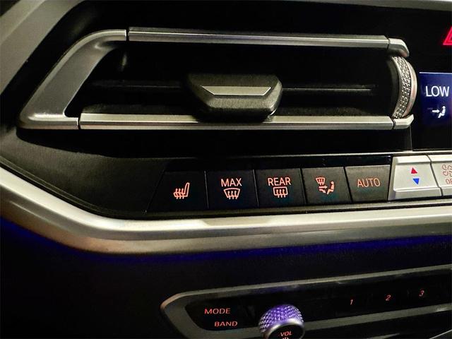 Photo of 2020 Alpine White BMW X7