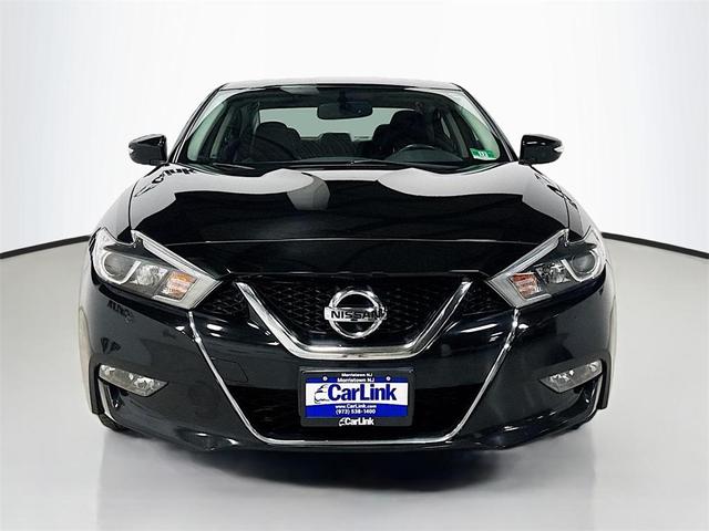 Photo of 2018 Super Black Nissan Maxima