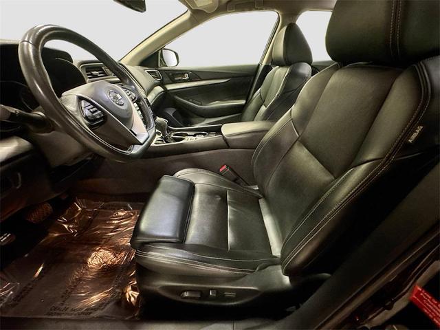 Photo of 2018 Super Black Nissan Maxima