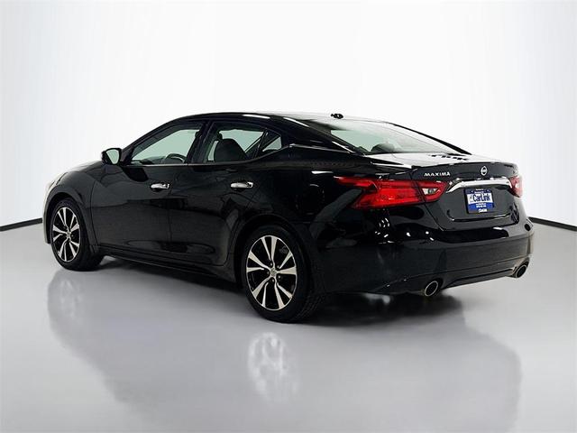 Photo of 2018 Super Black Nissan Maxima
