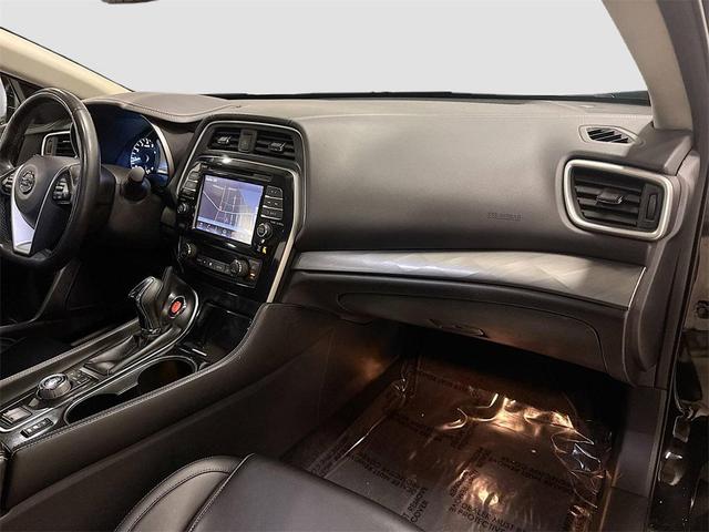 Photo of 2018 Super Black Nissan Maxima