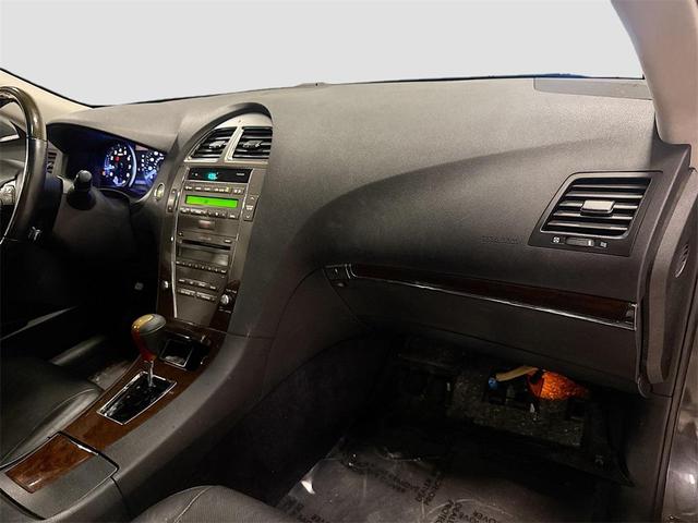 Photo of 2011 Gray Lexus ES 350