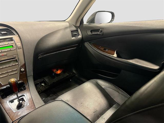 Photo of 2011 Gray Lexus ES 350