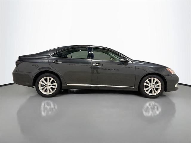 Photo of 2011 Gray Lexus ES 350
